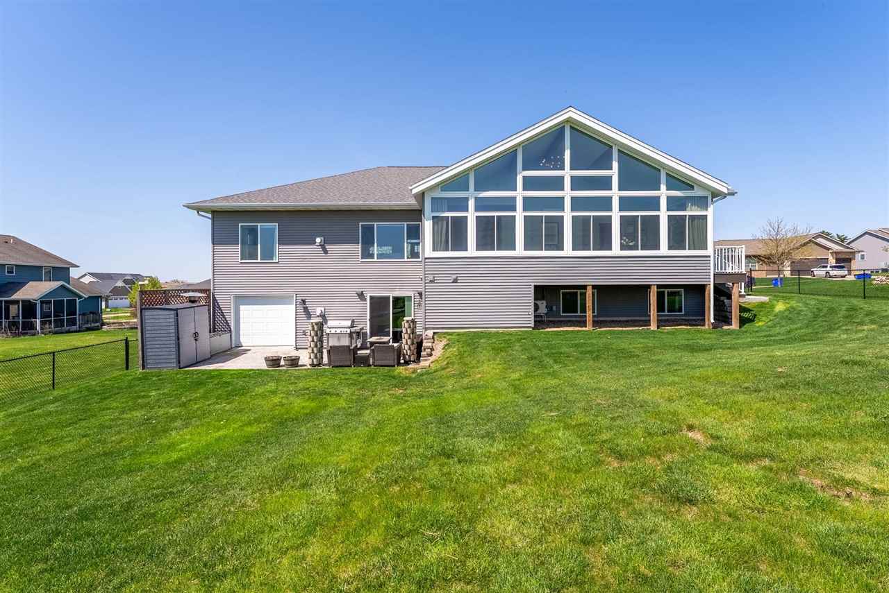 2040 Stone Creek Circle North Liberty IA 52317