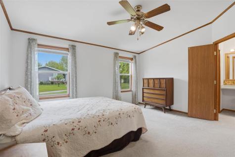 262 Morgan Court Iowa City IA 52240-7219