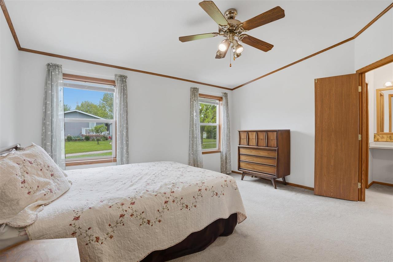 262 Morgan Court Iowa City IA 52240-7219