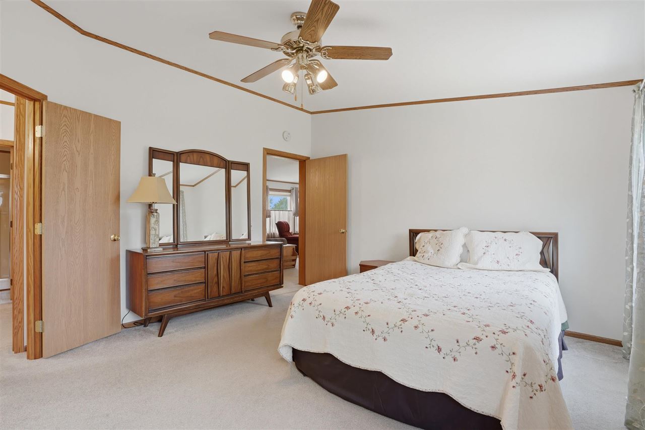 262 Morgan Court Iowa City IA 52240-7219