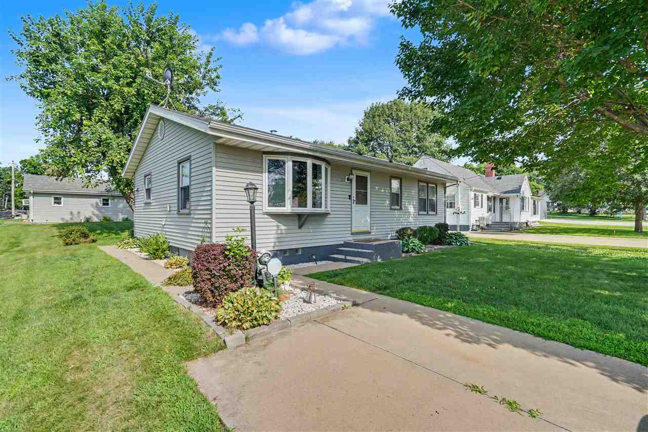 321 Rose Avenue Swisher IA 52338