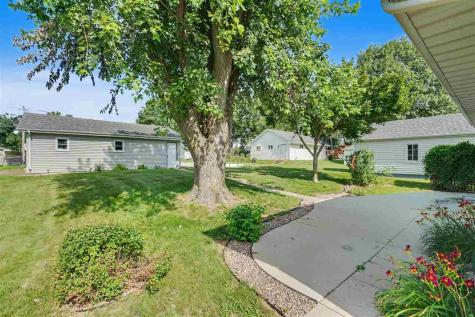 321 Rose Avenue Swisher IA 52338