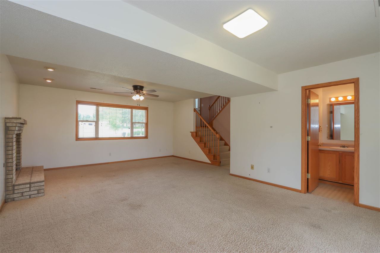 1917 Lakeside Drive Iowa City IA 52240