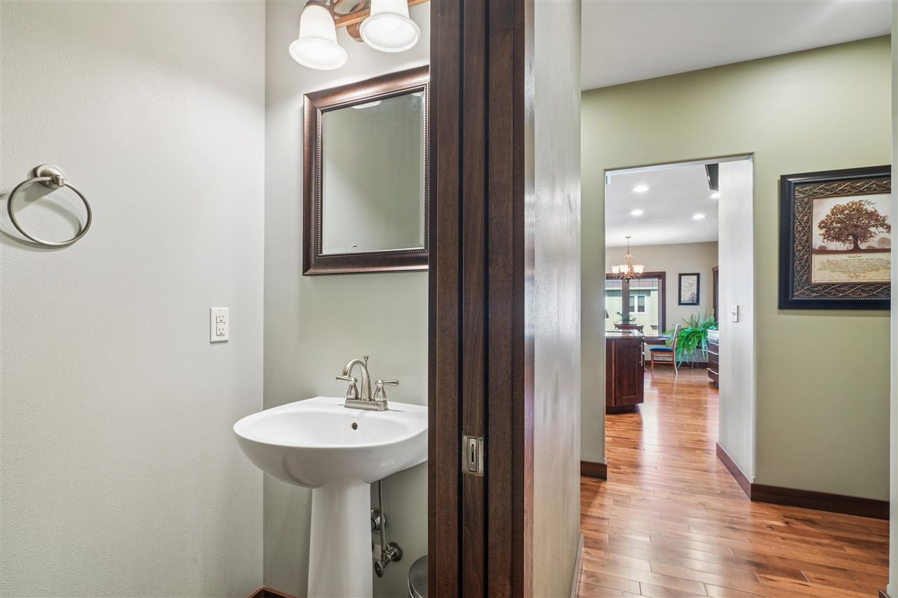 909 Aster Court Fairfax IA 52228