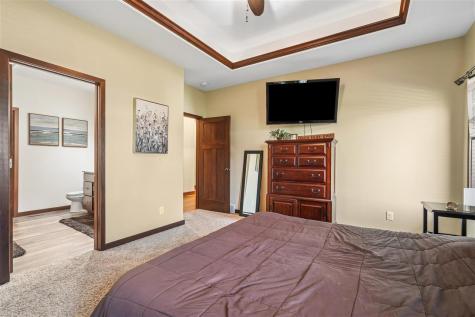 909 Aster Court Fairfax IA 52228