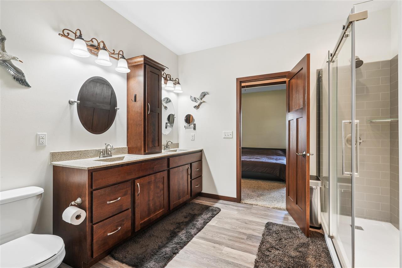 909 Aster Court Fairfax IA 52228