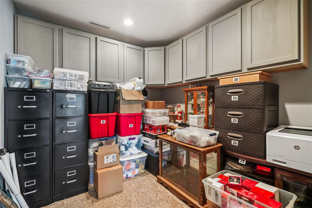 909 Aster Court Fairfax IA 52228