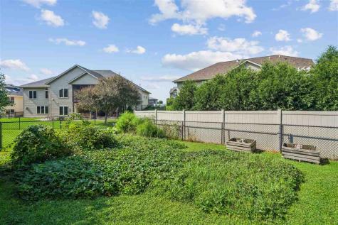 909 Aster Court Fairfax IA 52228