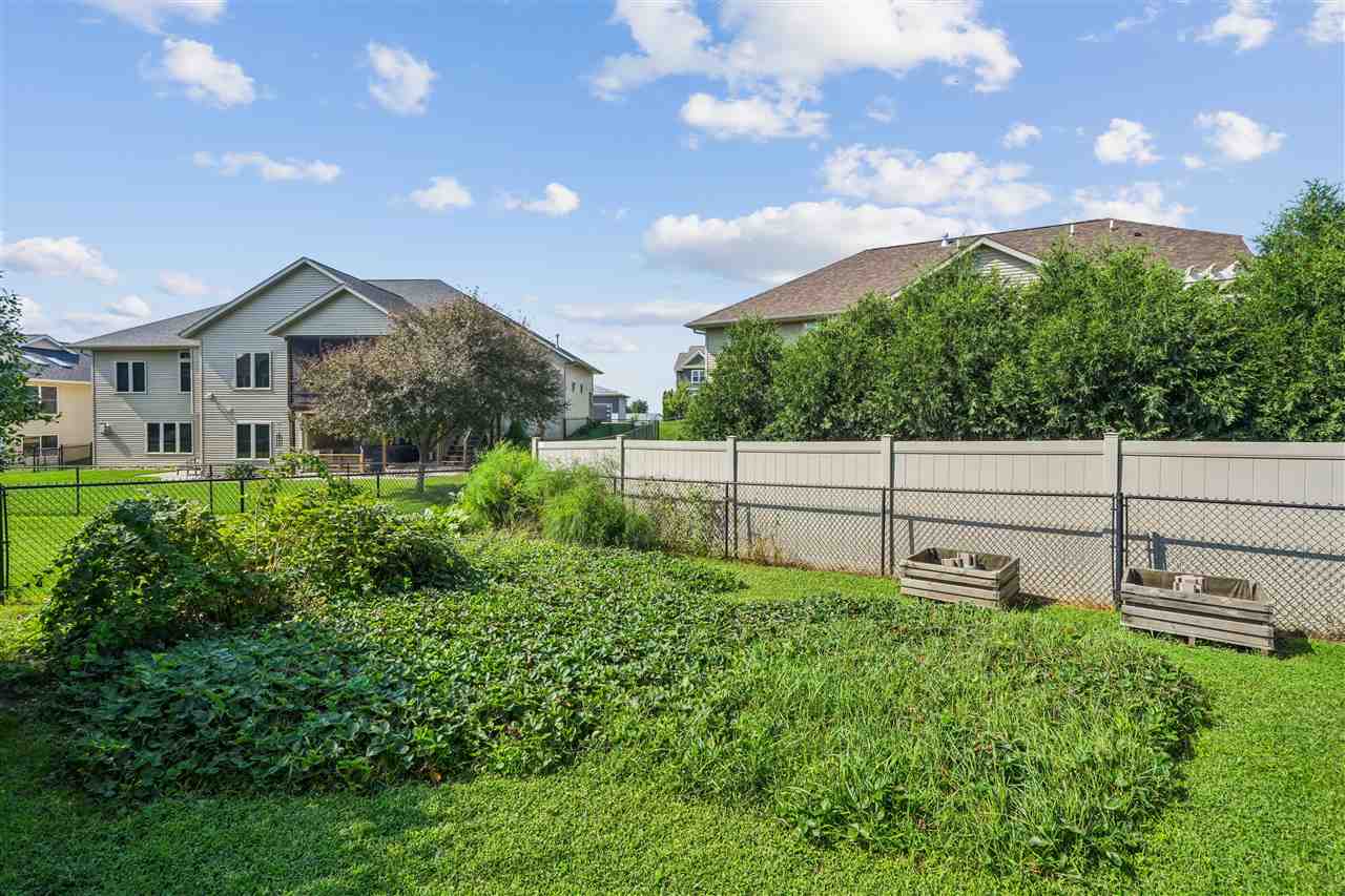 909 Aster Court Fairfax IA 52228