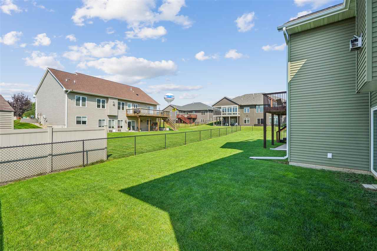 909 Aster Court Fairfax IA 52228