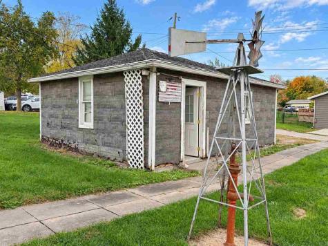 623 N Avenue C Washington IA 52353