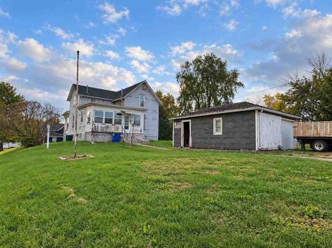 623 N Avenue C Washington IA 52353