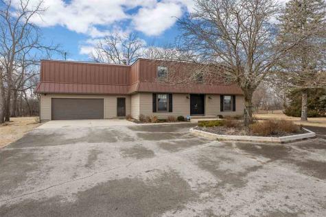 5297 Sand Road SE Iowa City IA 52240
