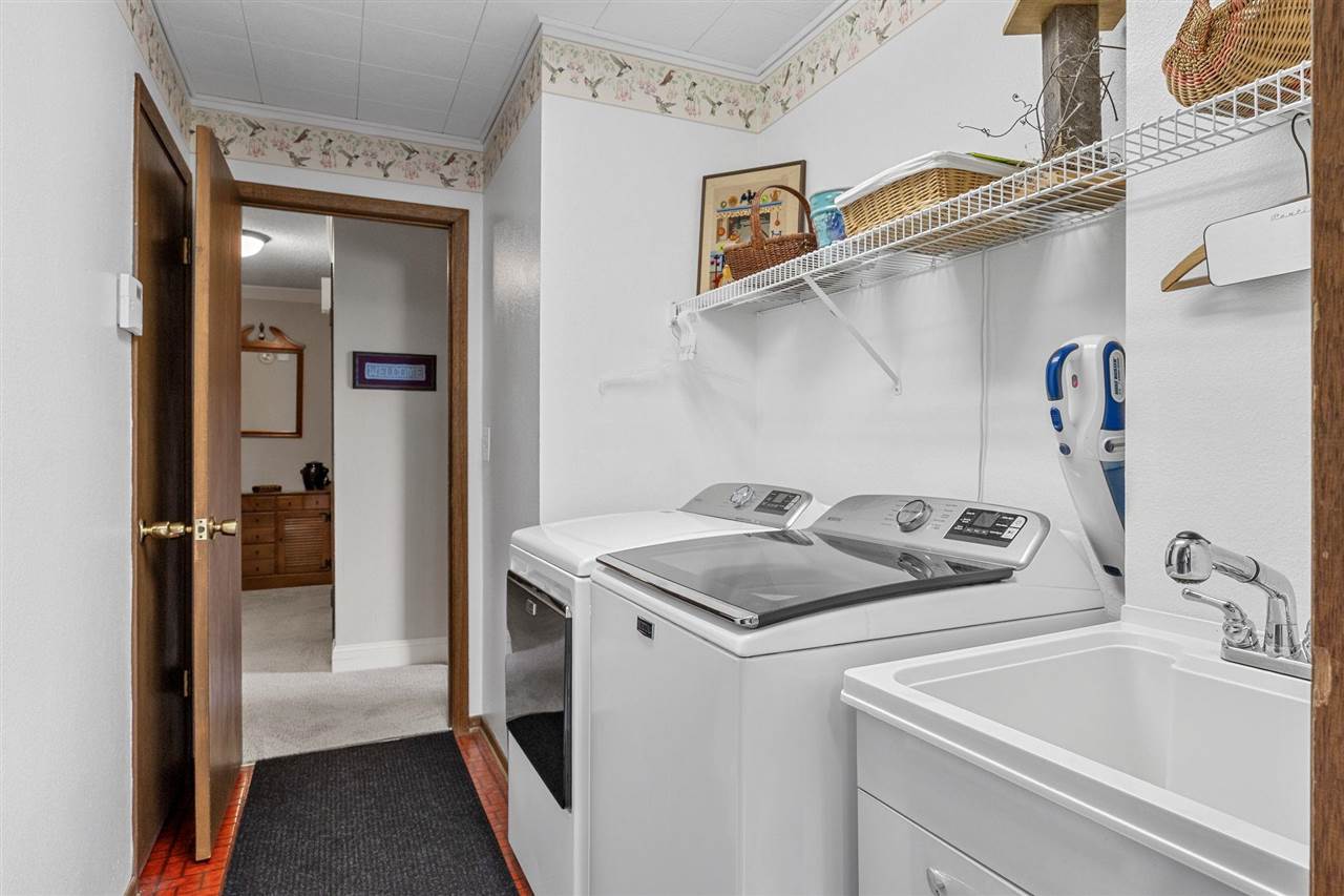 5297 Sand Road SE Iowa City IA 52240