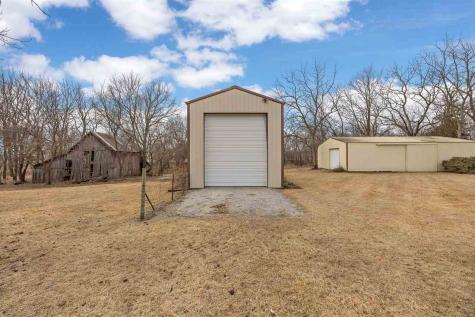 5297 Sand Road SE Iowa City IA 52240
