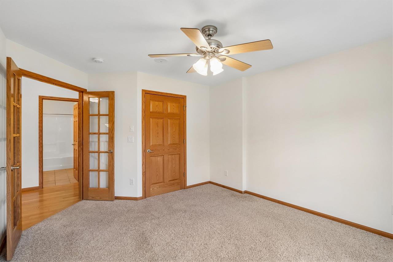 1070 Forest Edge Drive Coralville IA 52241