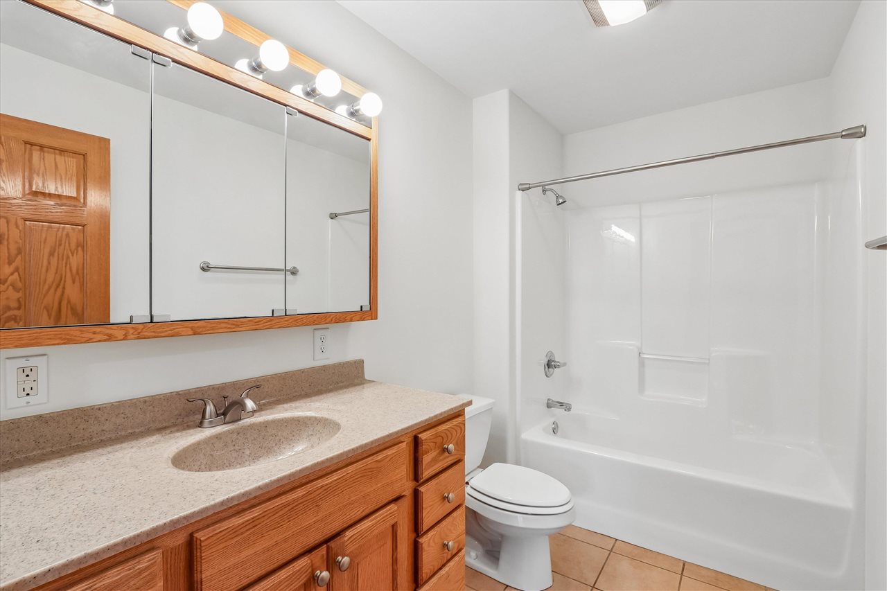 1070 Forest Edge Drive Coralville IA 52241