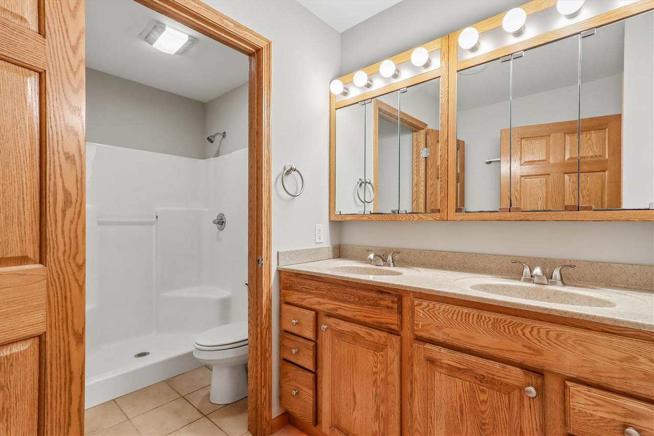 1070 Forest Edge Drive Coralville IA 52241