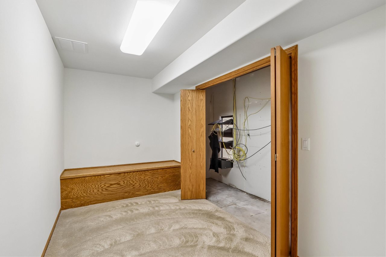1070 Forest Edge Drive Coralville IA 52241