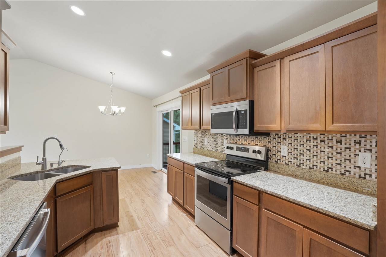 59 Whitechapel Drive Iowa City IA 52245