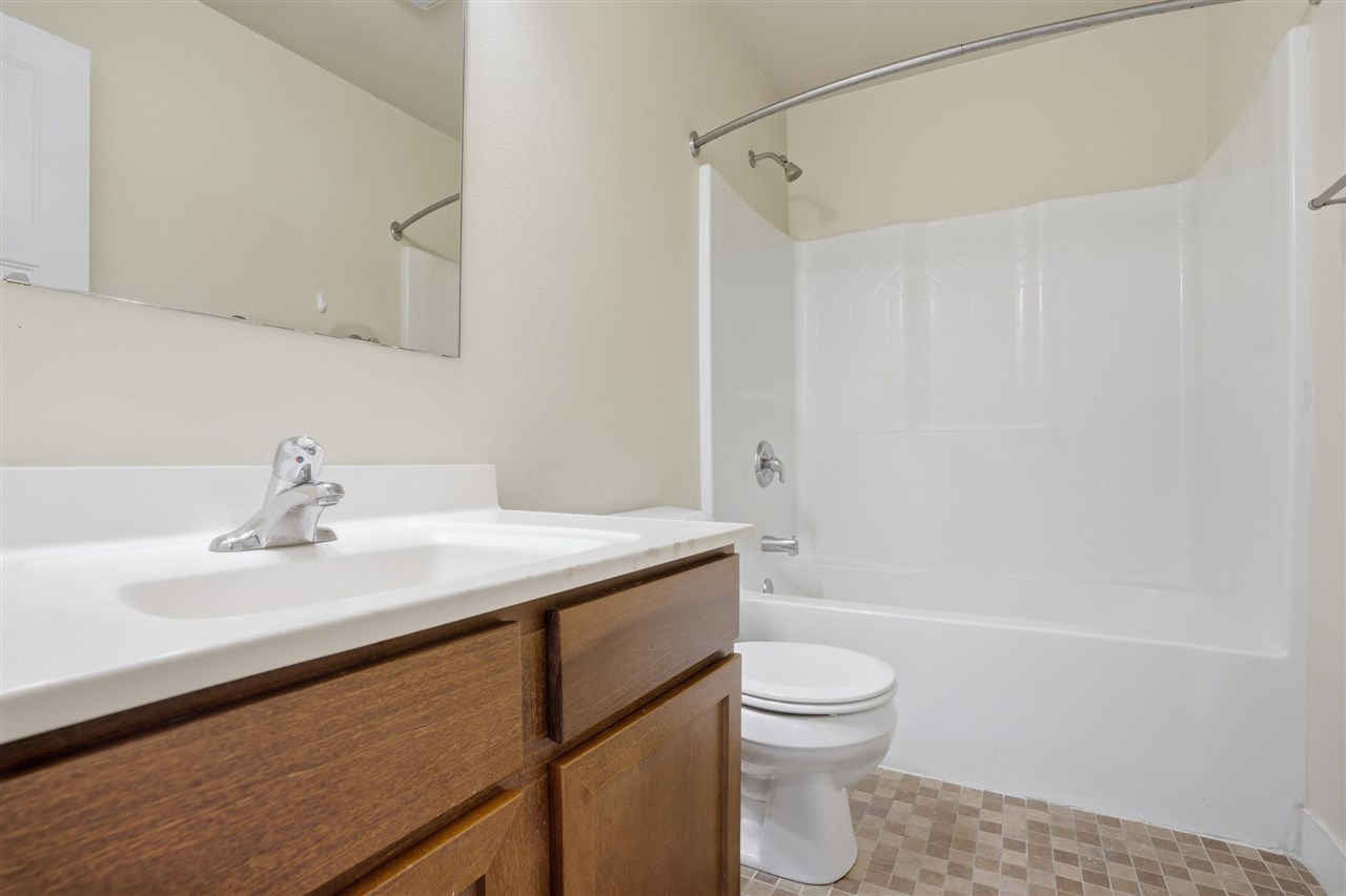 59 Whitechapel Drive Iowa City IA 52245