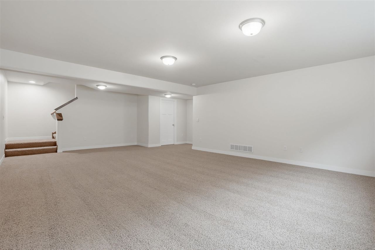 59 Whitechapel Drive Iowa City IA 52245