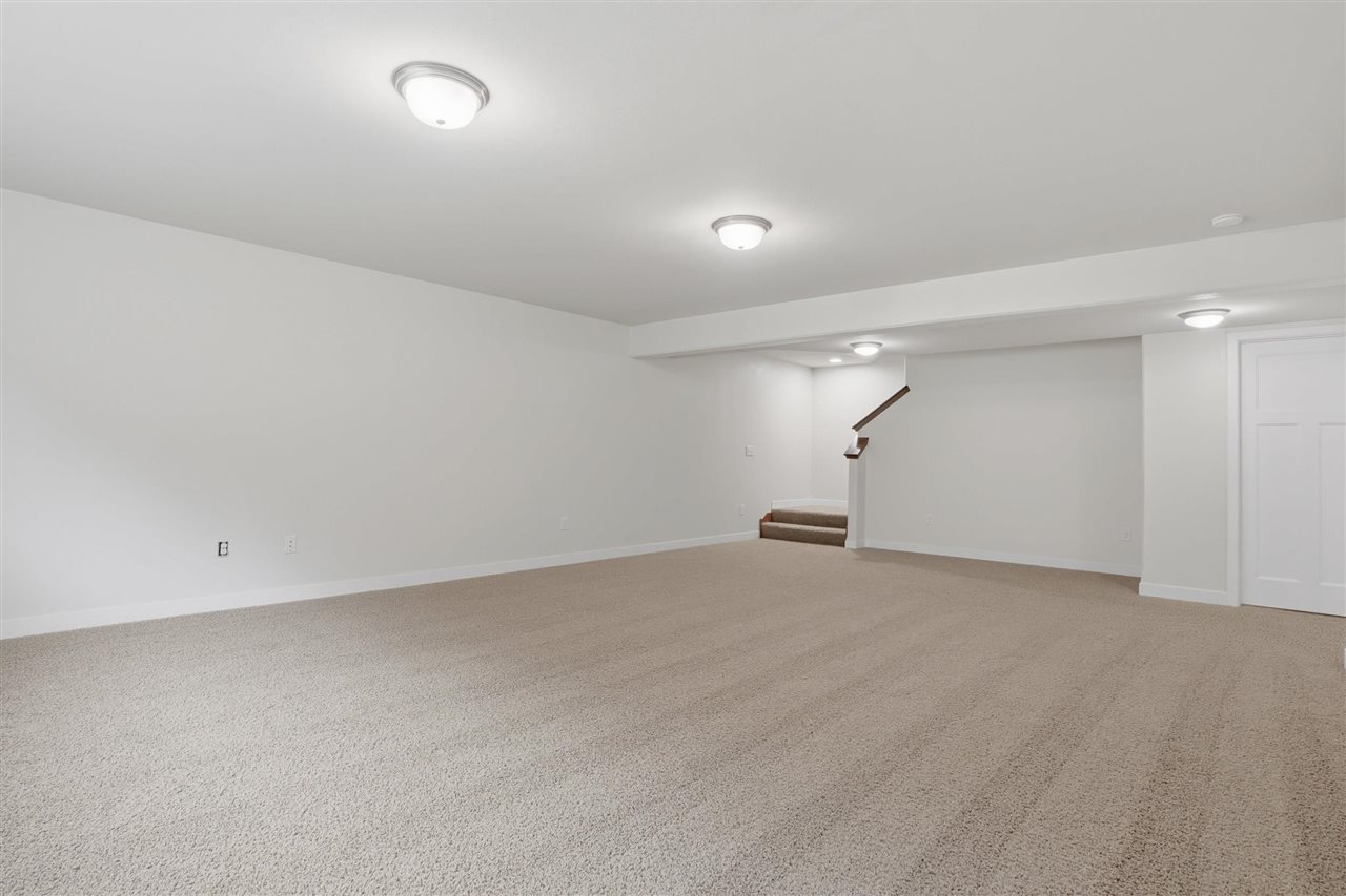 59 Whitechapel Drive Iowa City IA 52245