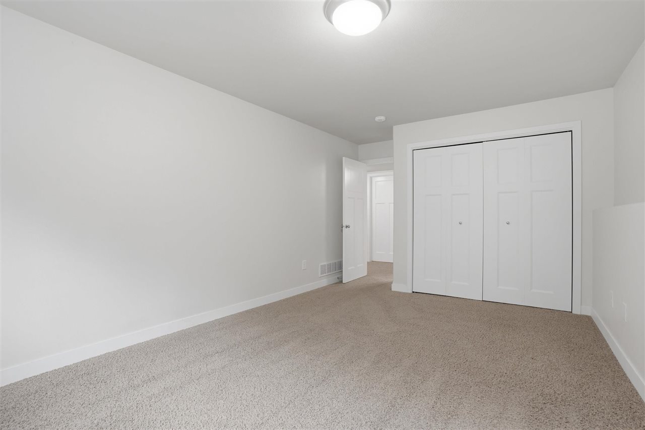 59 Whitechapel Drive Iowa City IA 52245