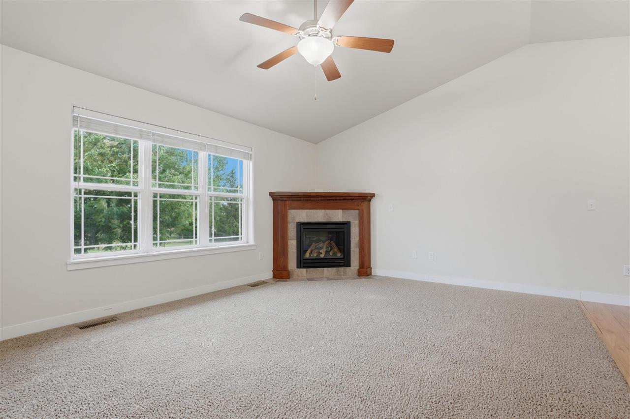 59 Whitechapel Drive Iowa City IA 52245
