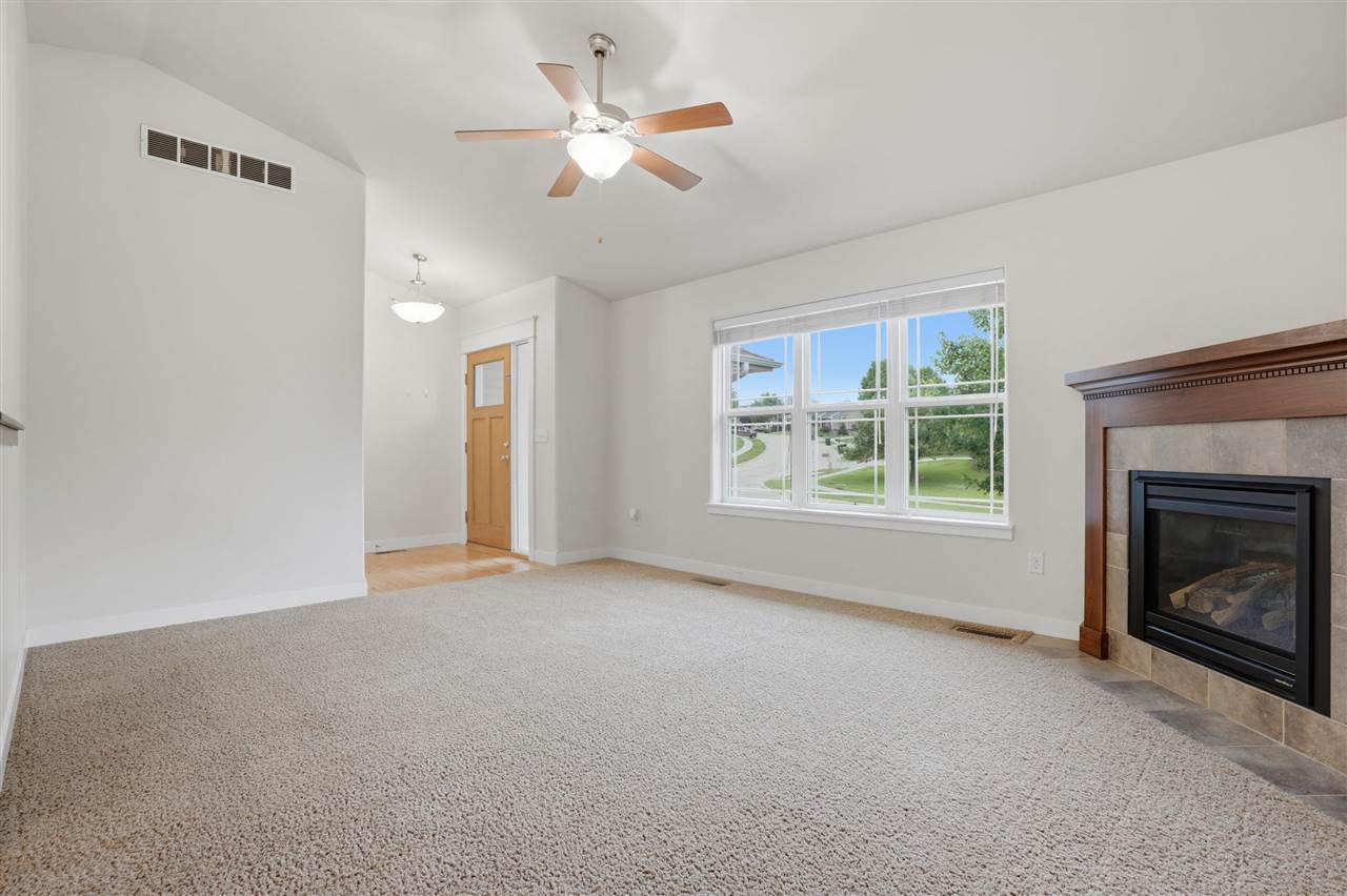 59 Whitechapel Drive Iowa City IA 52245