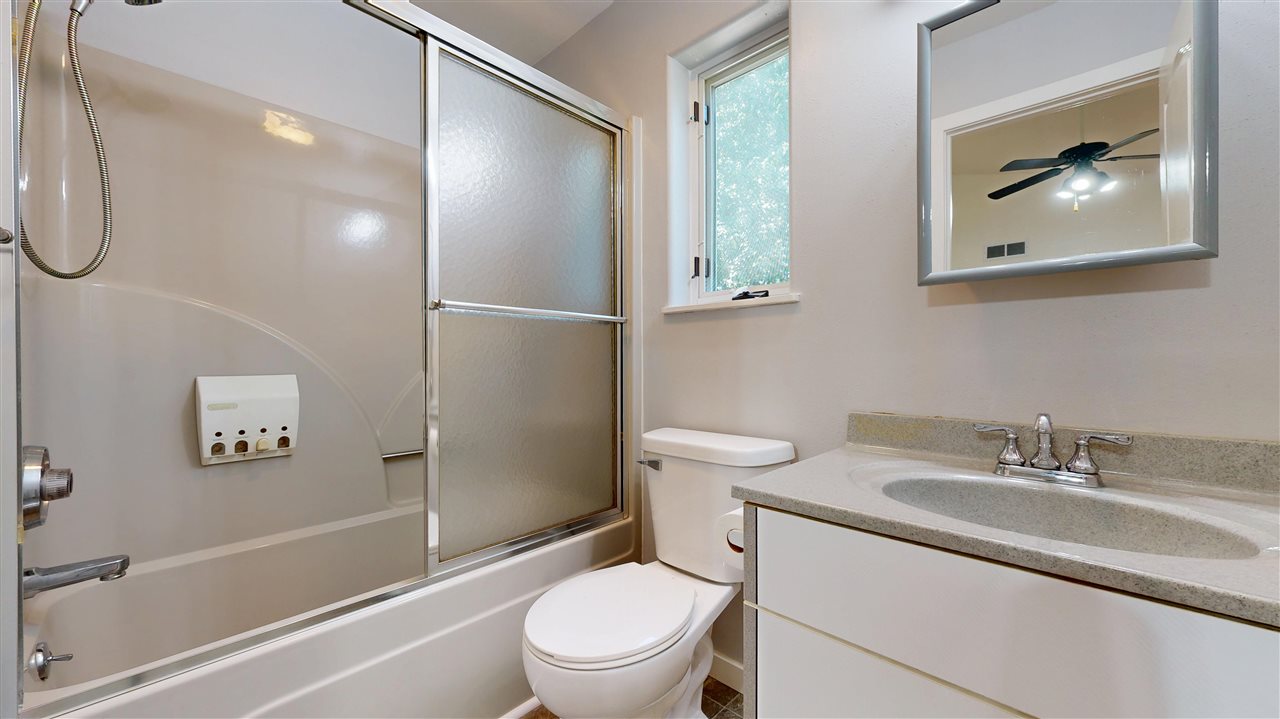 419 Elmira Street Iowa City IA 52245
