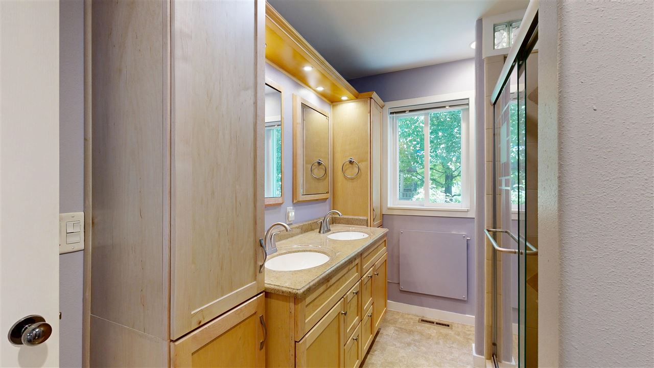 419 Elmira Street Iowa City IA 52245
