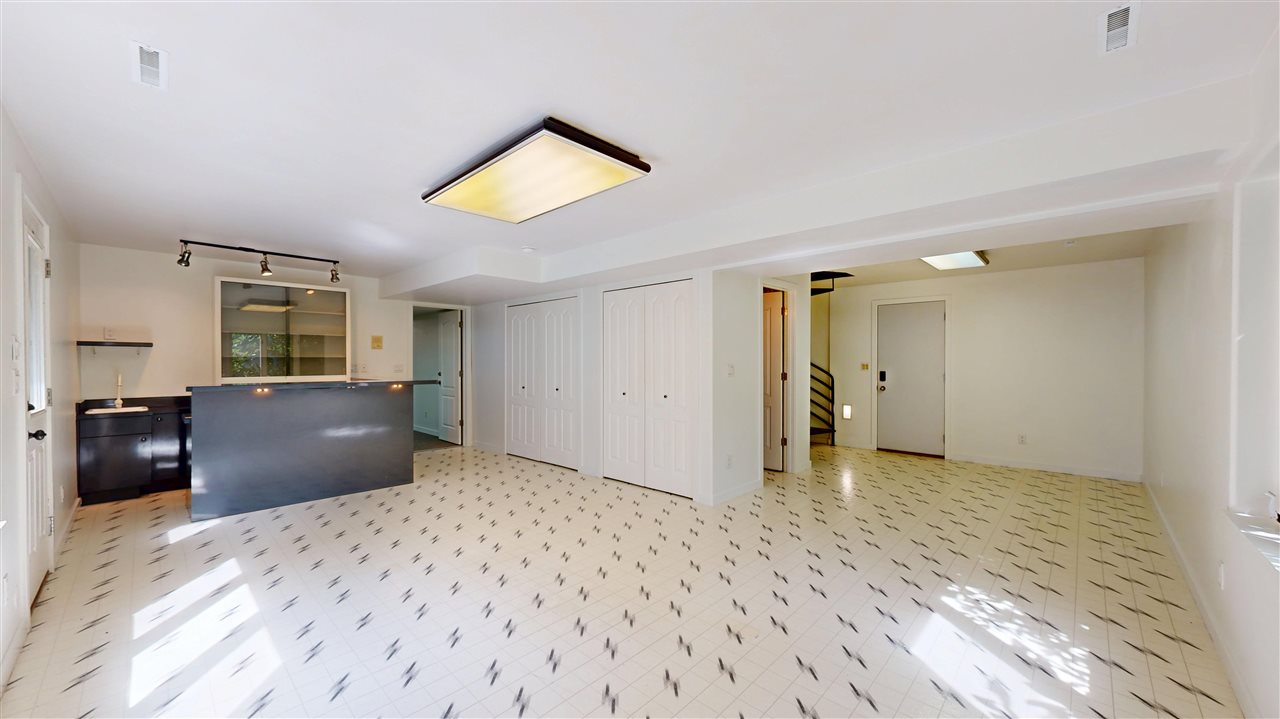 419 Elmira Street Iowa City IA 52245