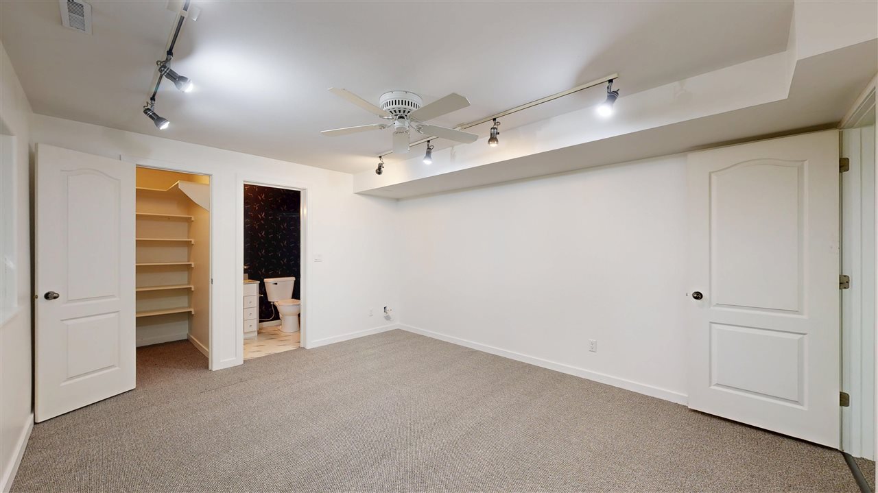 419 Elmira Street Iowa City IA 52245