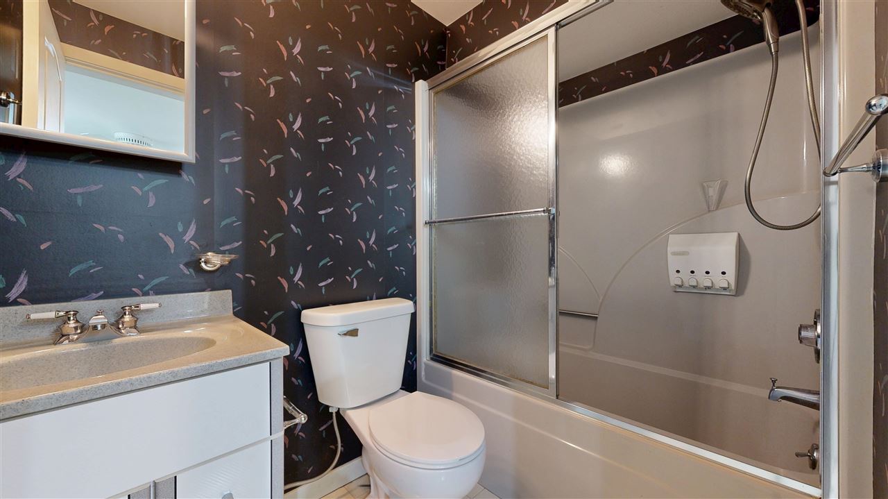419 Elmira Street Iowa City IA 52245