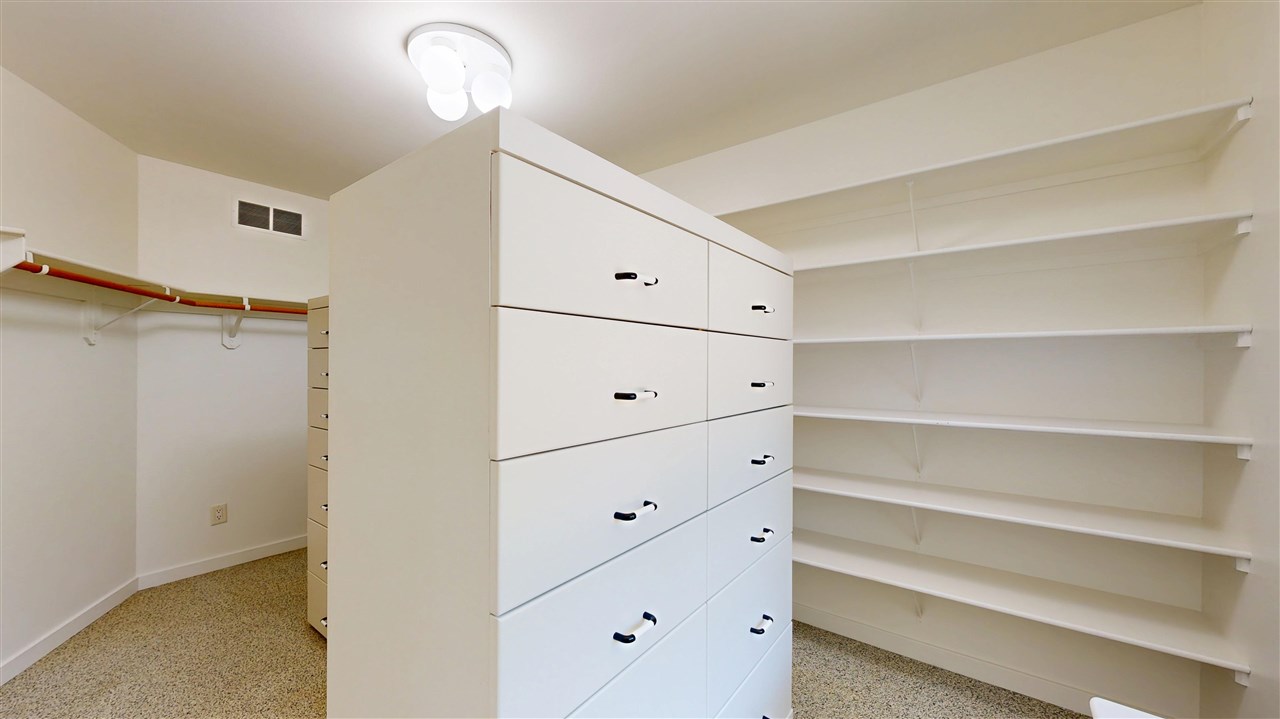 419 Elmira Street Iowa City IA 52245
