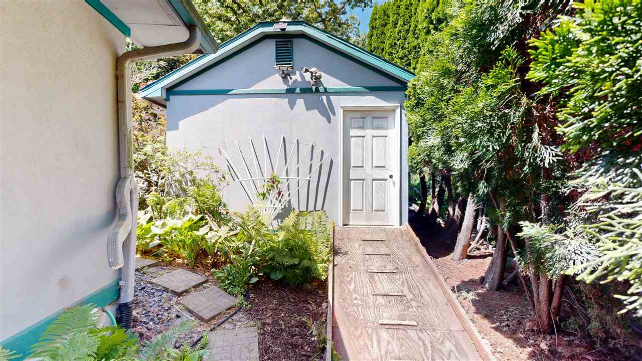 419 Elmira Street Iowa City IA 52245