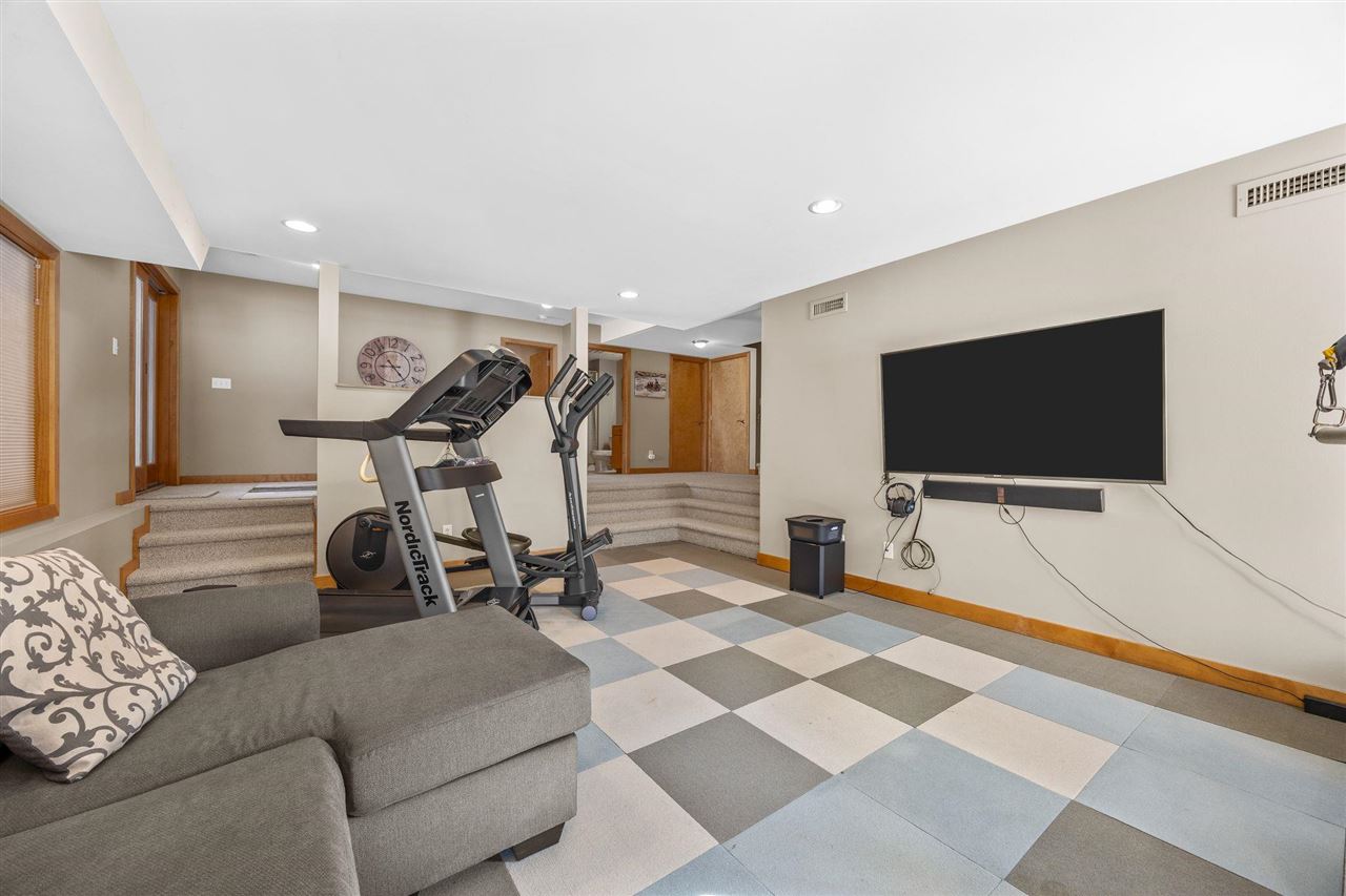 4635 Running Deer Court NE Iowa City IA 52240