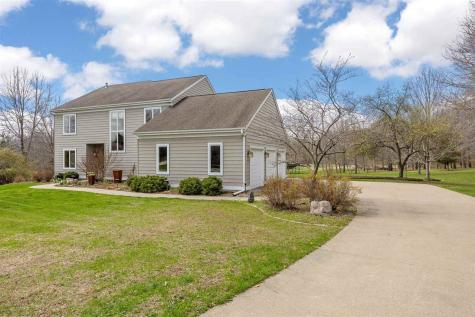 4635 Running Deer Court NE Iowa City IA 52240