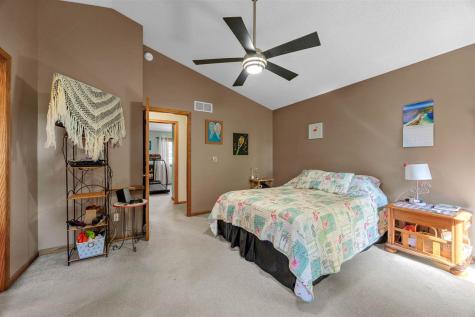 1711 NW Hamer Drive Cedar Rapids IA 52405