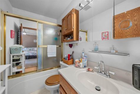 1711 NW Hamer Drive Cedar Rapids IA 52405