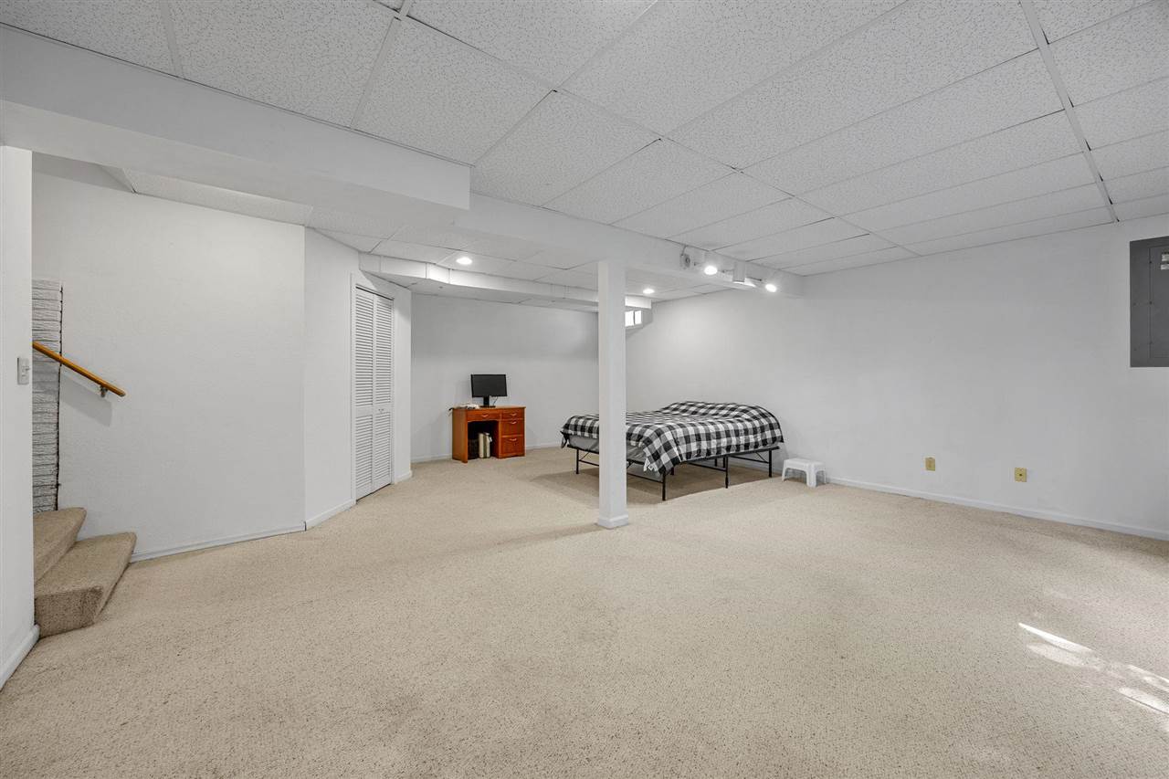 1711 NW Hamer Drive Cedar Rapids IA 52405