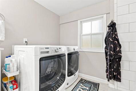 516 Fairchild Street Iowa City IA 52245