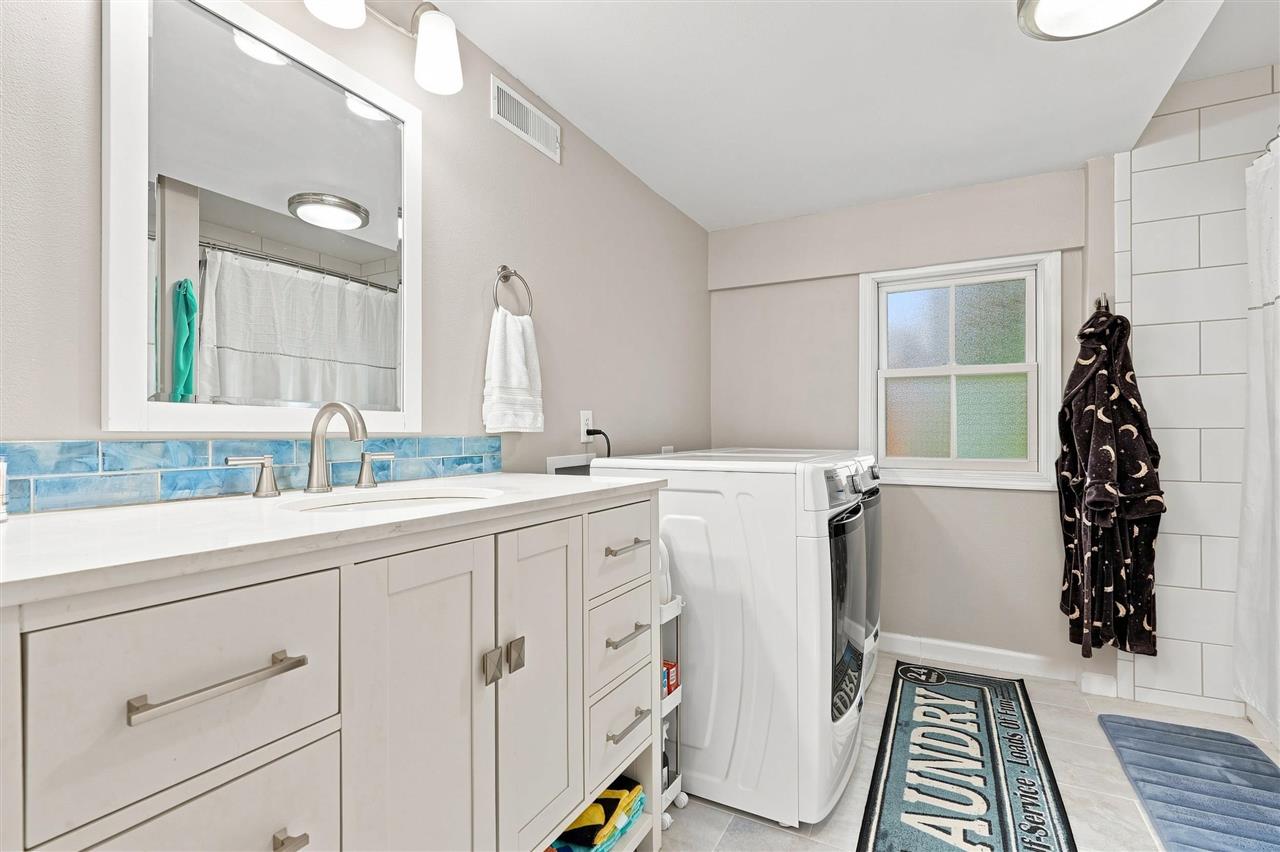 516 Fairchild Street Iowa City IA 52245