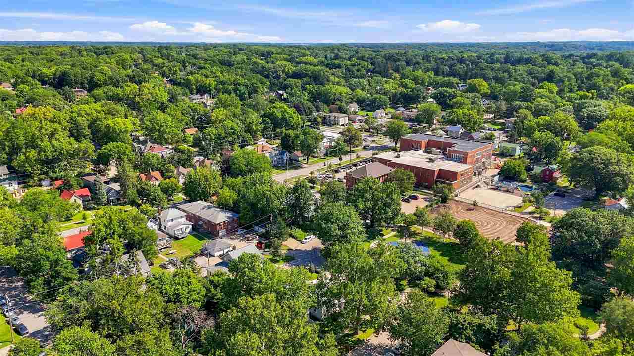 516 Fairchild Street Iowa City IA 52245