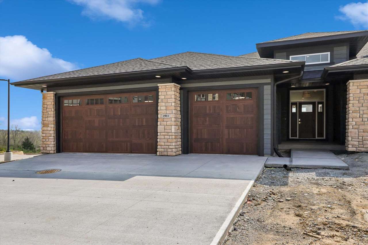 1911 Country Club Drive Coralville IA 52241