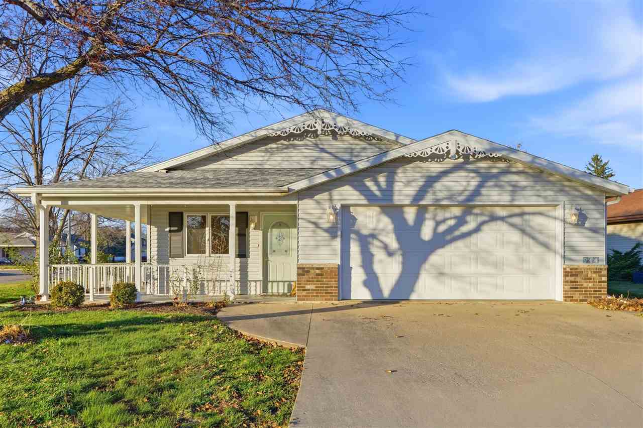 944 S 6th Avenue Washington IA 52353