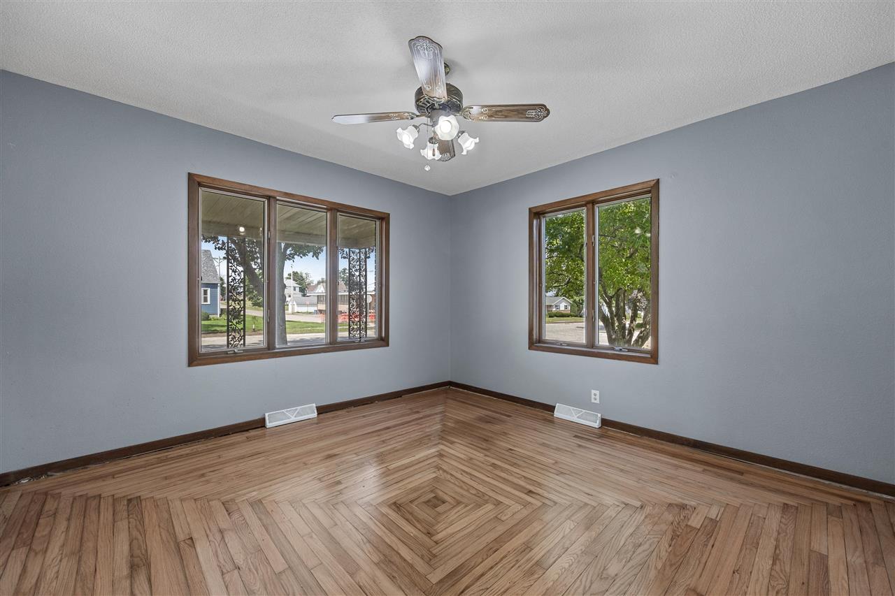 401 7th Avenue Clarence IA 52216