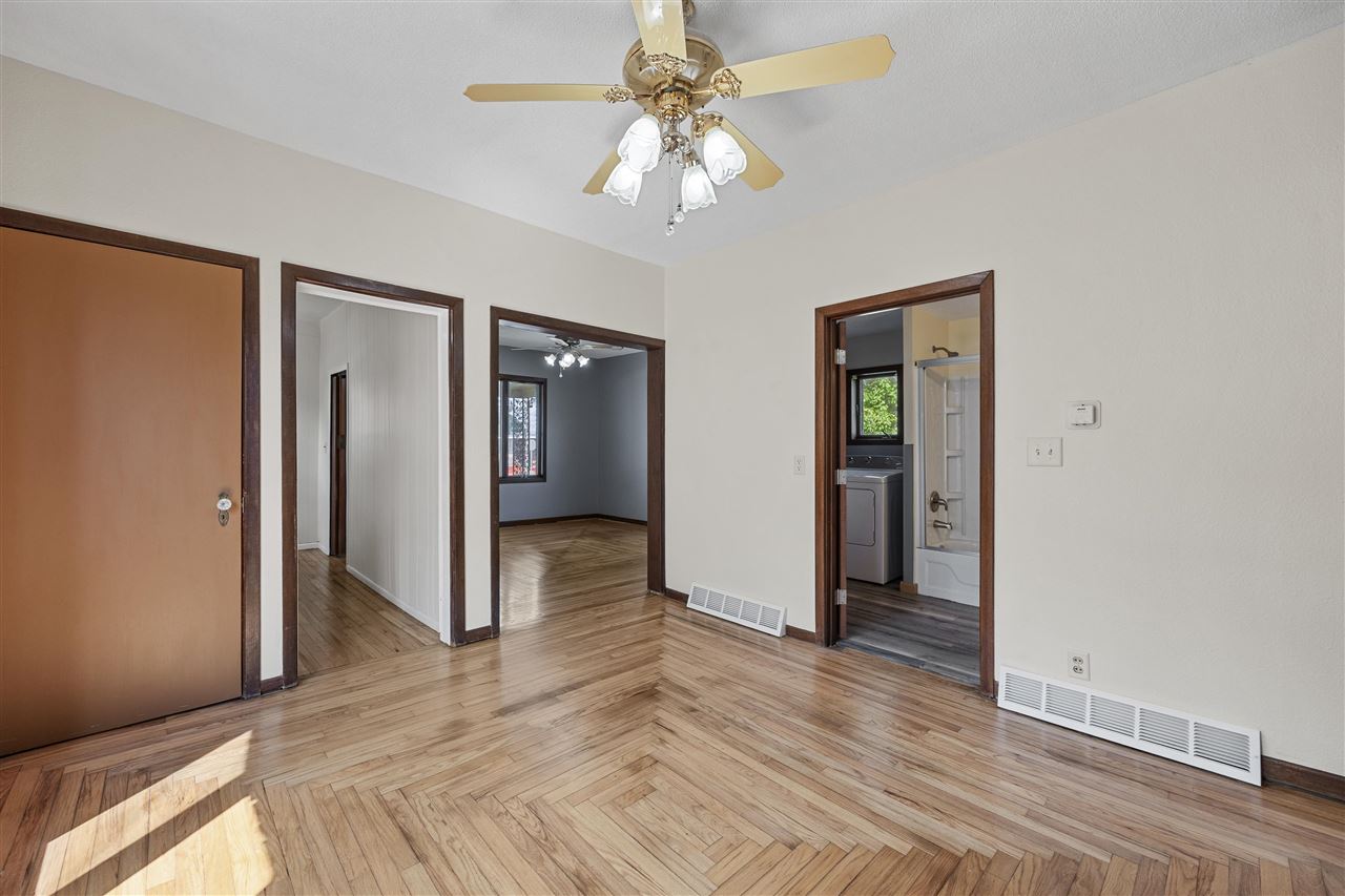 401 7th Avenue Clarence IA 52216