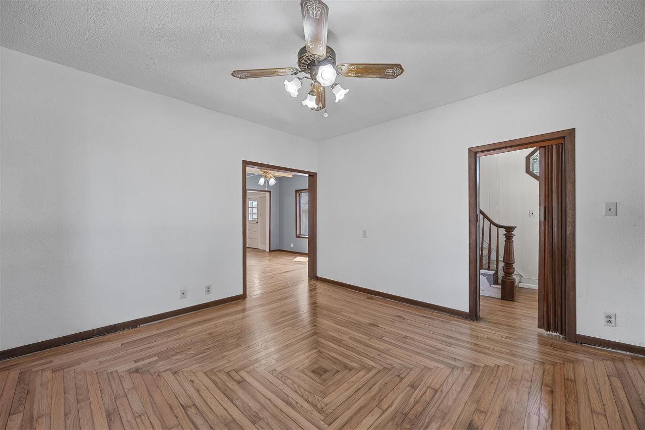 401 7th Avenue Clarence IA 52216